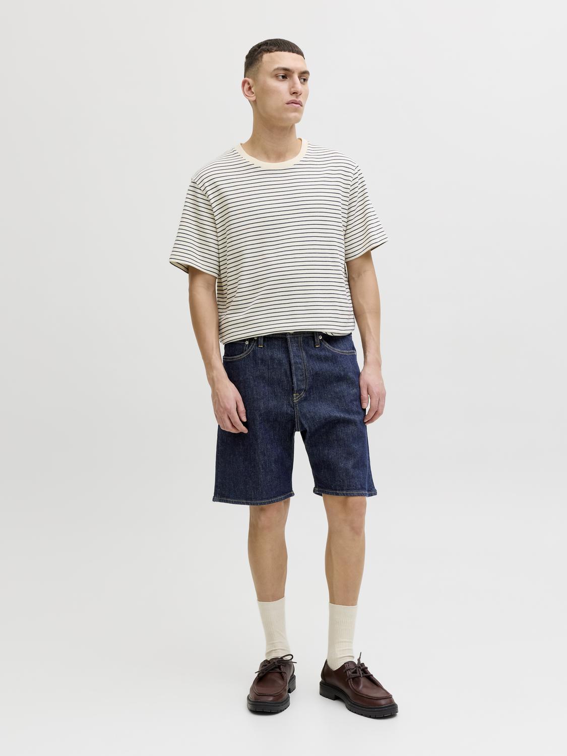 model_shot-front_full